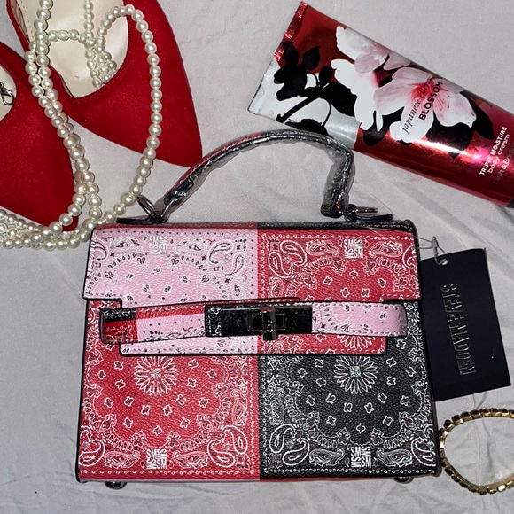🔥💄Steve Madden Bandana Multi Crossbody Bag💄🔥 - Picture 1 of 6